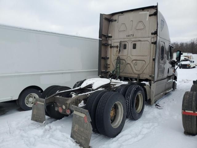 2014 Freightliner Cascadia 125