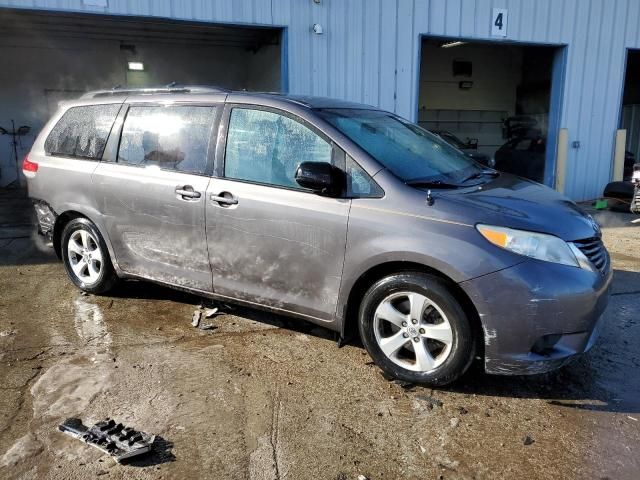 2013 Toyota Sienna LE