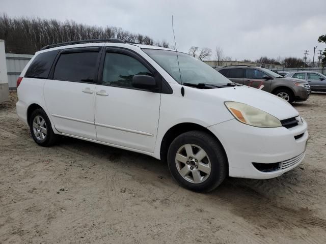 2004 Toyota Sienna CE