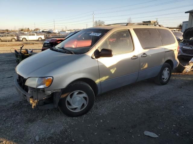 2001 Toyota Sienna LE