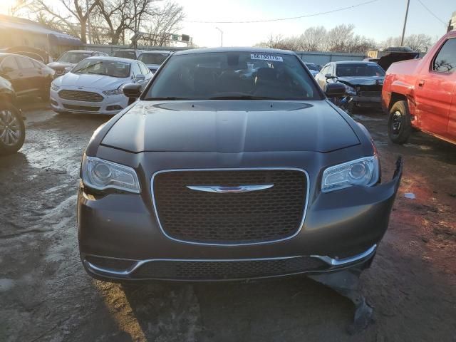 2017 Chrysler 300 Limited