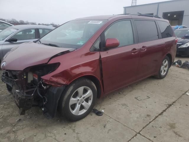 2015 Toyota Sienna LE