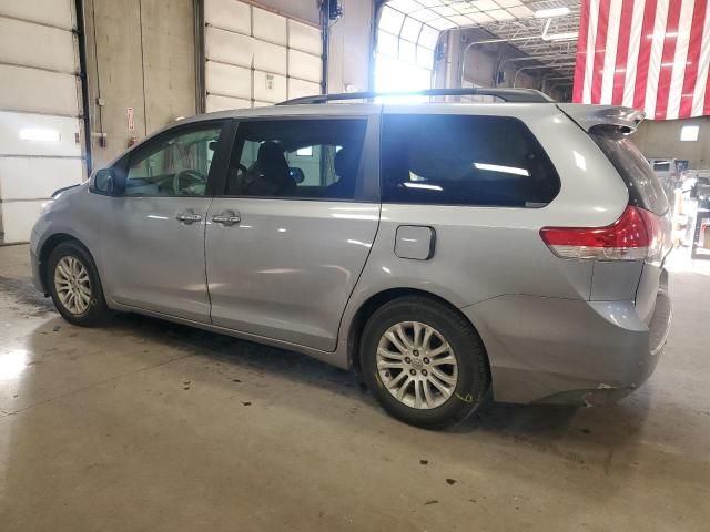 2013 Toyota Sienna XLE