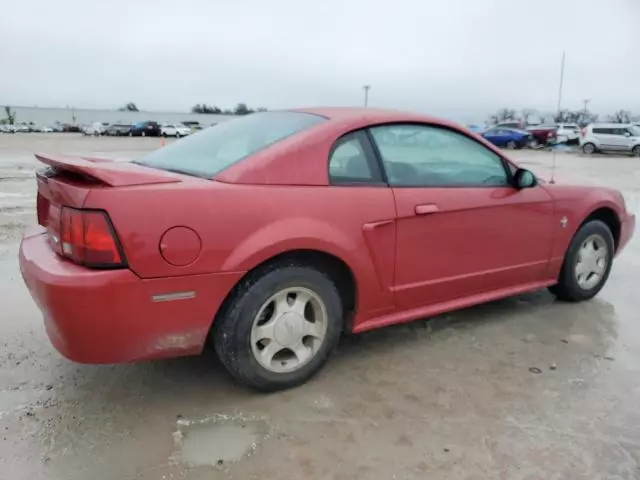 2000 Ford Mustang