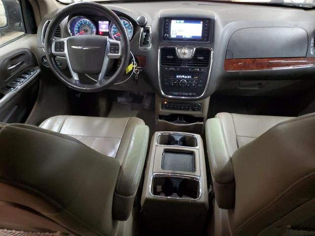 2012 Chrysler Town & Country Touring L