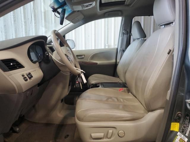 2013 Toyota Sienna XLE