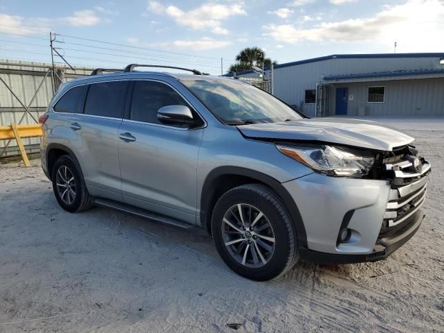 2017 Toyota Highlander SE