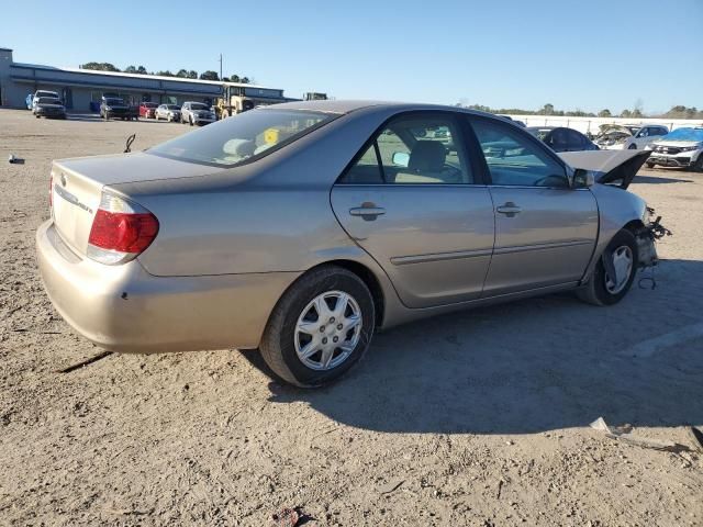 2005 Toyota Camry LE