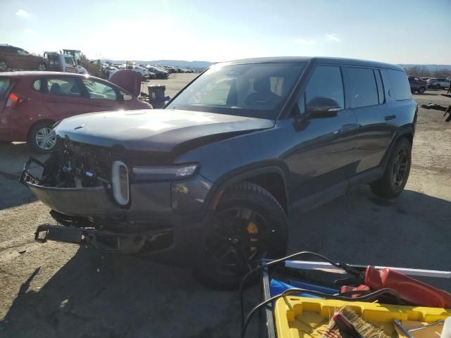 2025 Rivian R1S Premium