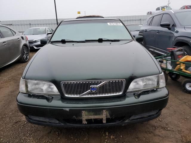 2000 Volvo V70 Base