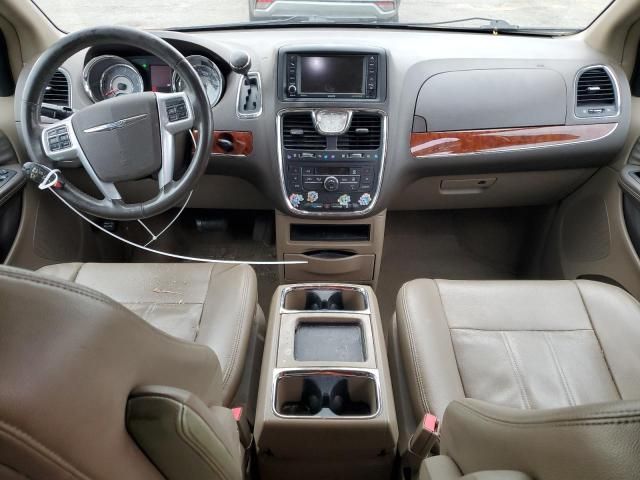 2013 Chrysler Town & Country Touring