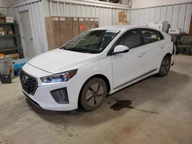 2022 Hyundai Ioniq SE