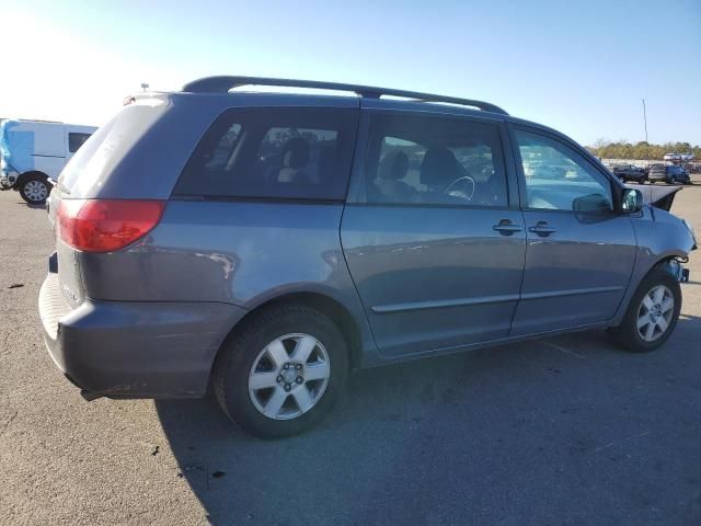 2009 Toyota Sienna CE