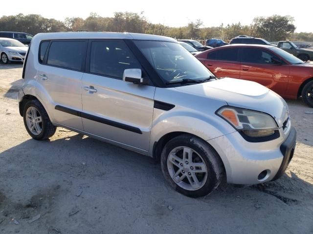 2011 KIA Soul +