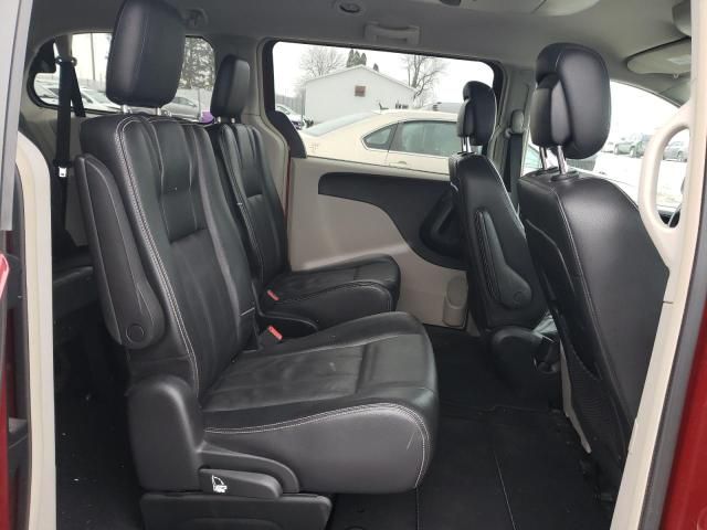 2013 Chrysler Town & Country Touring