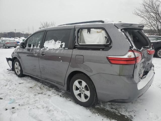 2018 Toyota Sienna LE