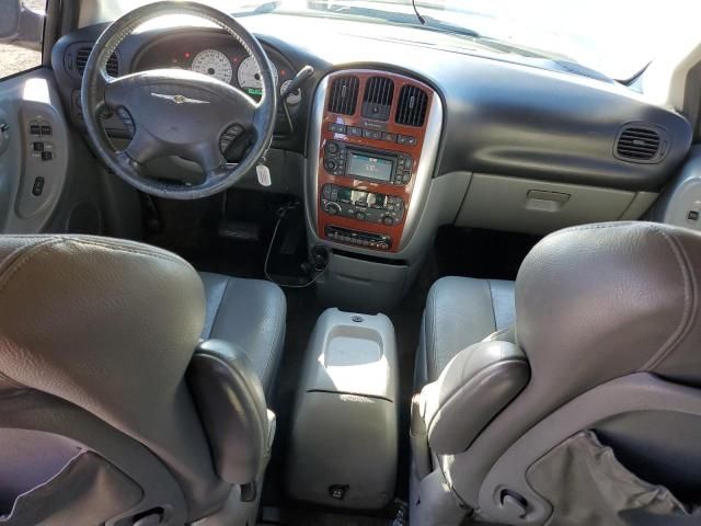 2005 Chrysler Town & Country Limited