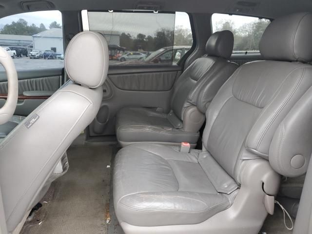 2005 Toyota Sienna XLE