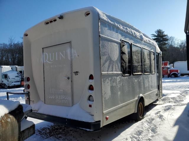 2018 Ford Econoline E450 Super Duty Cutaway Van