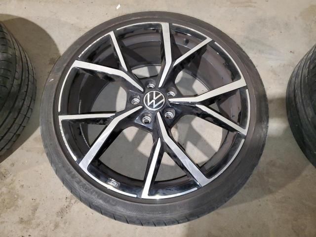 2000 2022 2022 Volks Tire