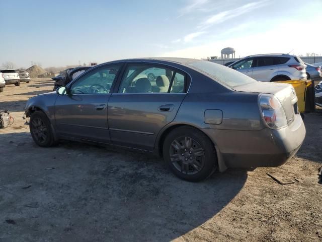 2004 Nissan Altima Base