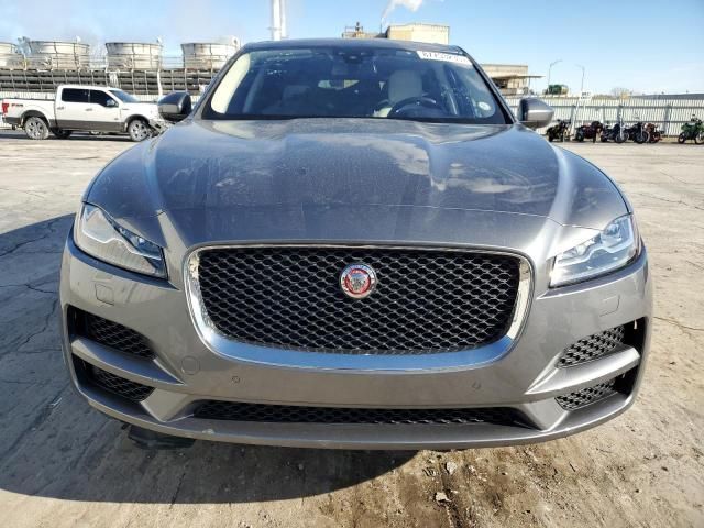 2017 Jaguar F-PACE Prestige