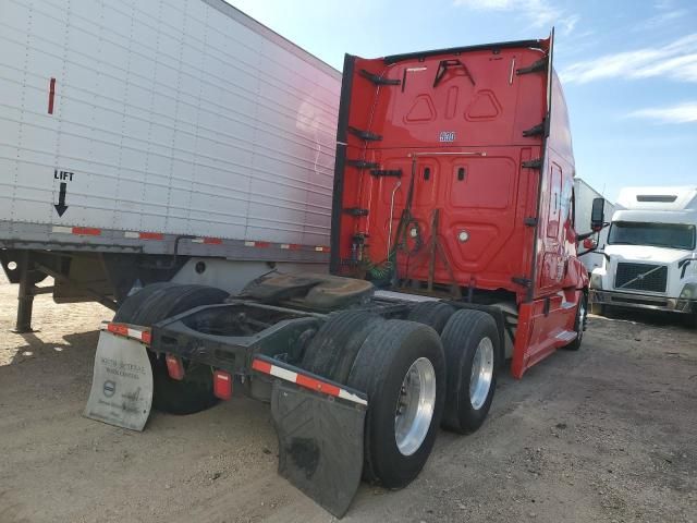 2018 Freightliner Cascadia 126