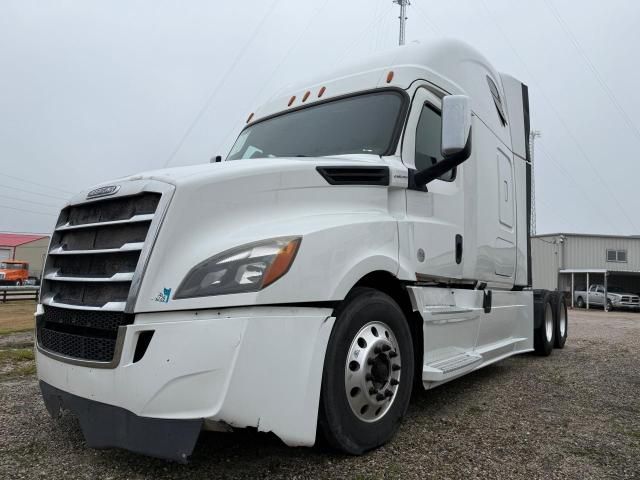 2019 Freightliner Cascadia 126