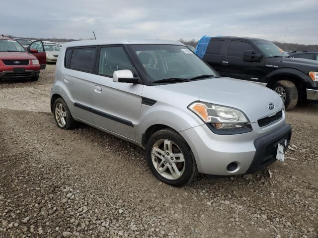 2010 KIA Soul +