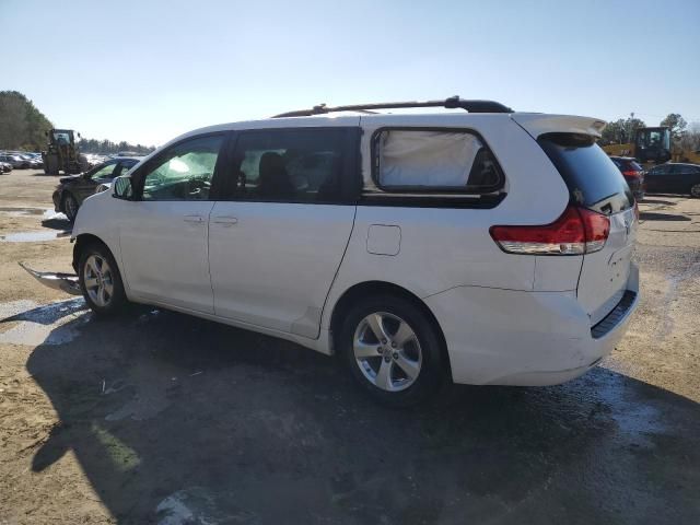 2014 Toyota Sienna LE