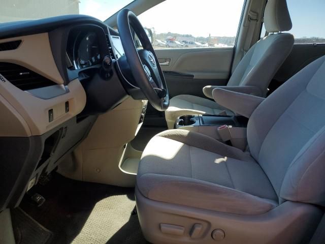 2015 Toyota Sienna LE