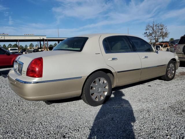 2005 Lincoln Town Car Signature