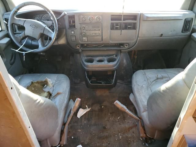 2004 Chevrolet Express G2500