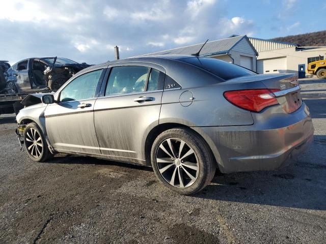 2013 Chrysler 200 Touring