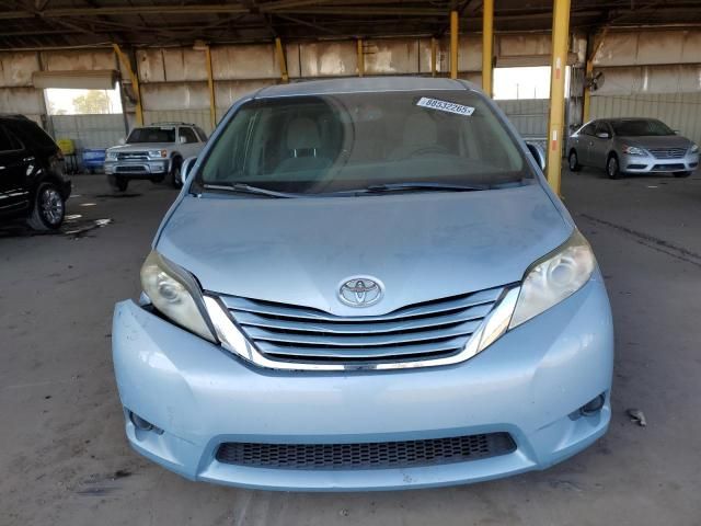 2015 Toyota Sienna LE