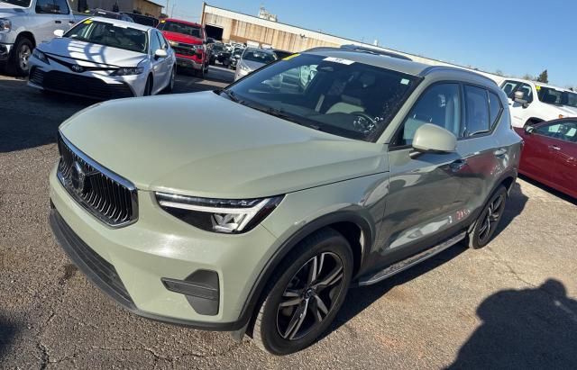 2023 Volvo XC40 Core