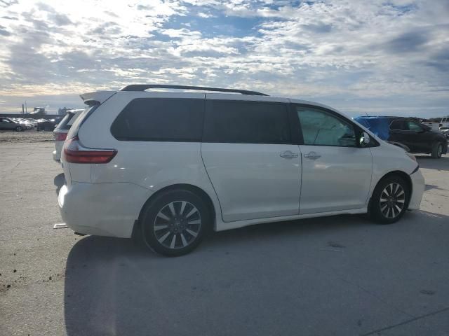 2019 Toyota Sienna XLE