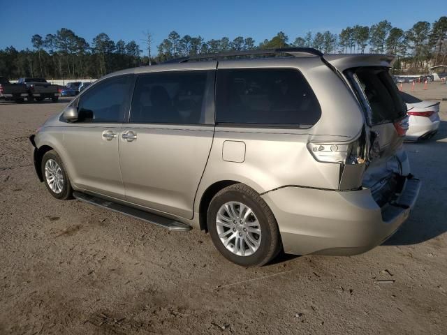 2017 Toyota Sienna XLE