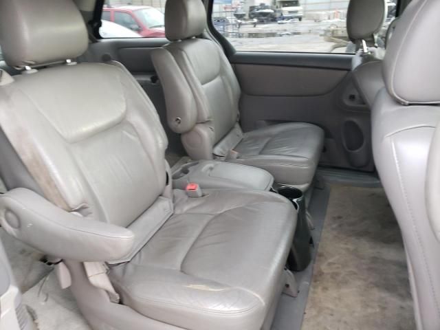 2005 Toyota Sienna XLE