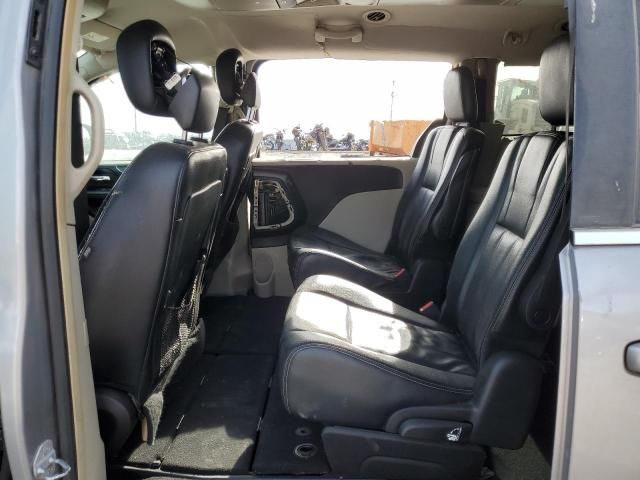 2014 Chrysler Town & Country Touring L