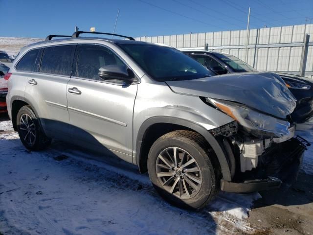 2017 Toyota Highlander SE