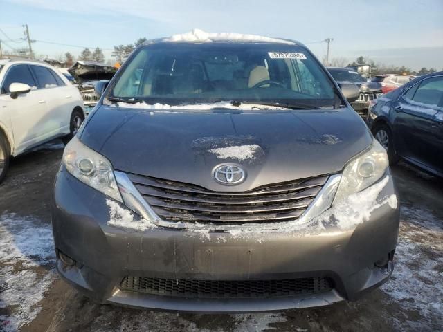 2016 Toyota Sienna LE