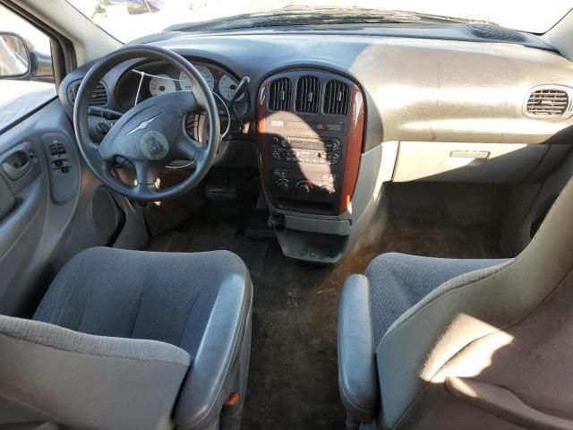 2005 Chrysler Town & Country