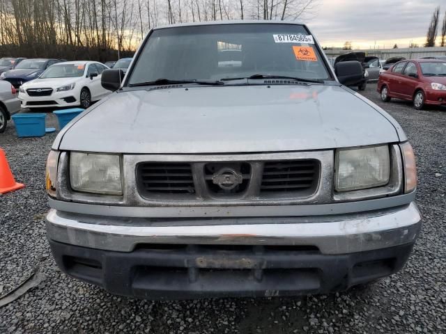 2000 Nissan Frontier Crew Cab XE