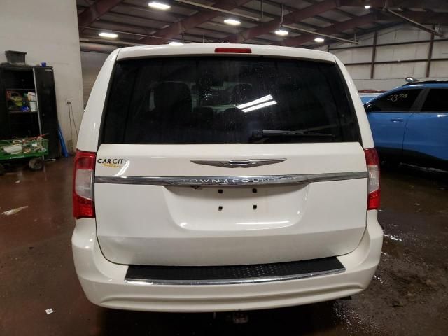 2012 Chrysler Town & Country Touring