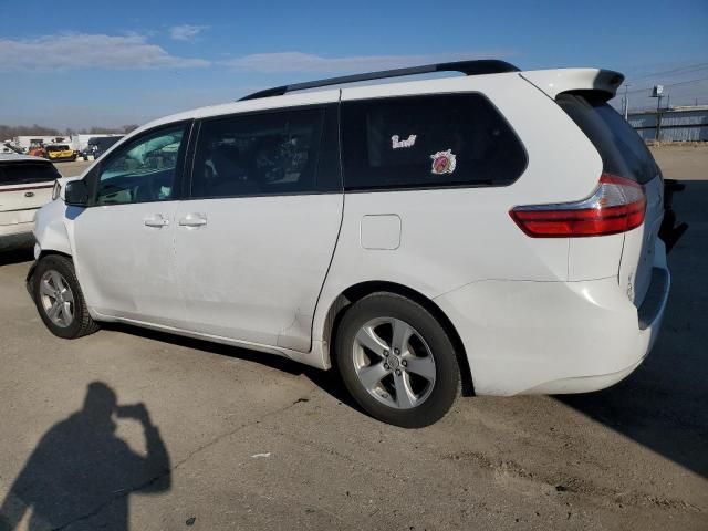 2017 Toyota Sienna LE