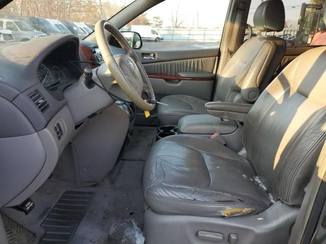 2004 Toyota Sienna XLE