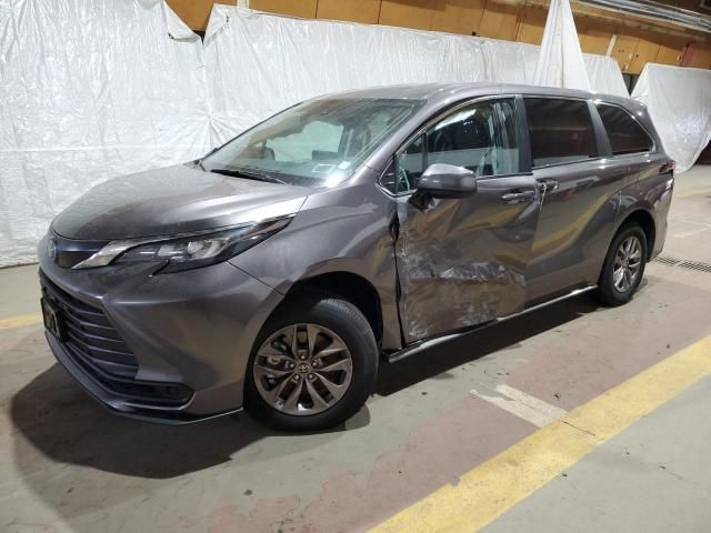 2024 Toyota Sienna LE