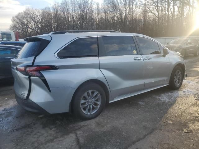 2021 Toyota Sienna XLE