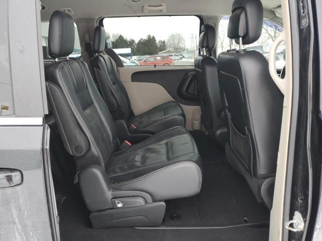 2015 Chrysler Town & Country Touring L